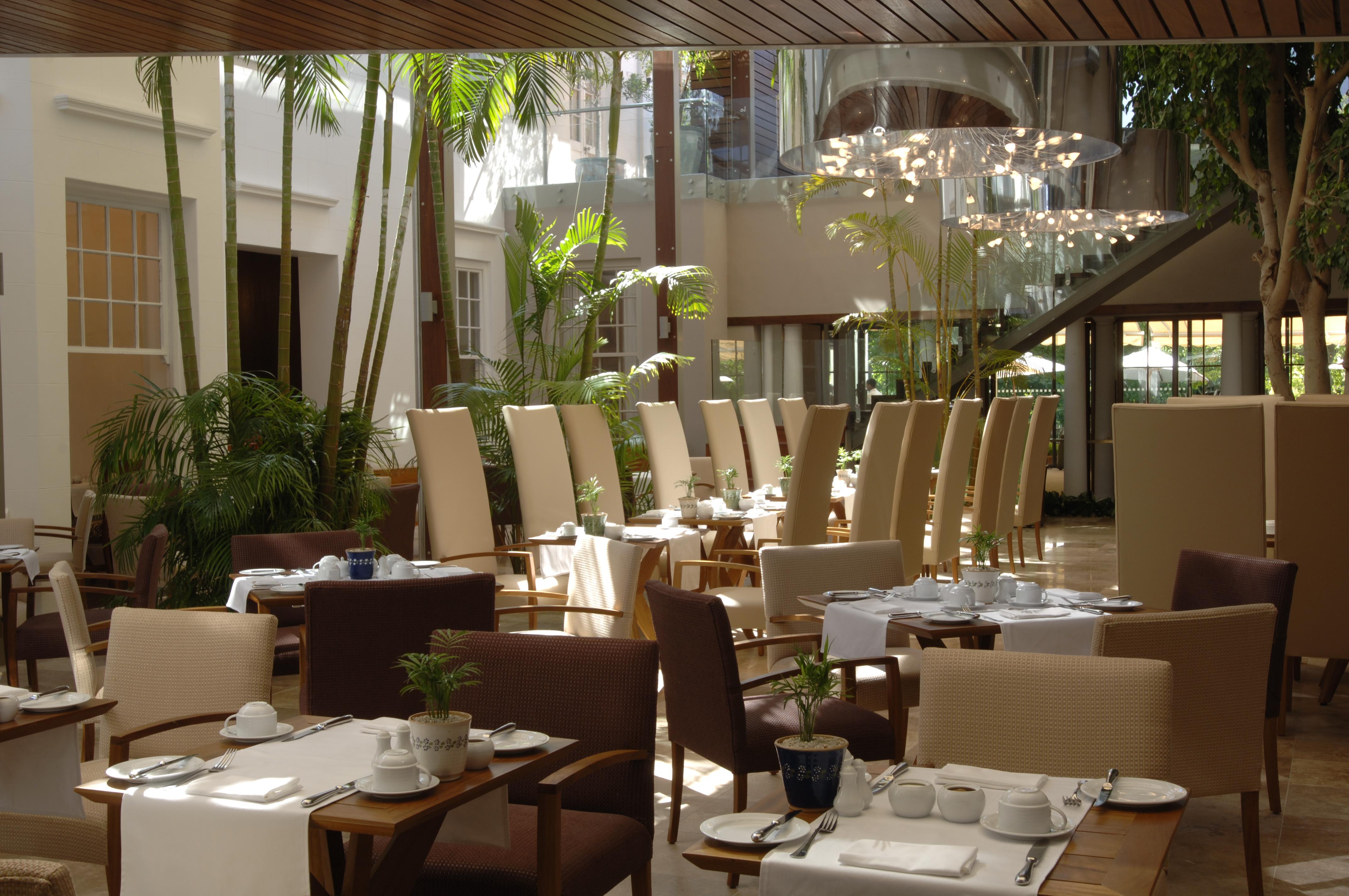 Vineyard Hotel Кейптаун Екстериор снимка