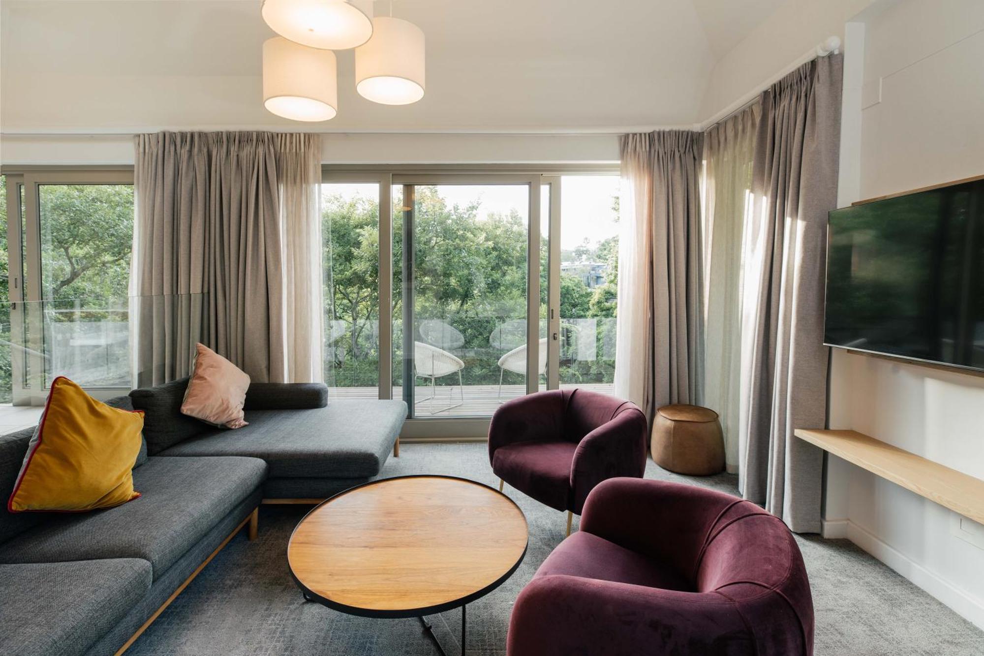 Vineyard Hotel Кейптаун Екстериор снимка