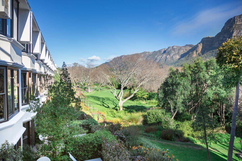 Vineyard Hotel Кейптаун Екстериор снимка